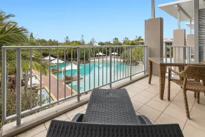 Image of Sunny Top-Floor Pool View 1Bedroom Spa Suite