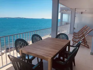 Image of Appartement 68 m2, Corniche des Baux Sanary, Terrasse splendide vue mer