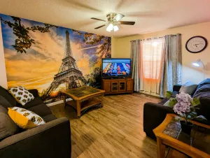 Image of Spacious and comfortable 3 bedrooms house in the heart of Overland Park