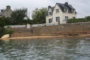 Image of Very quiet seafront house with unobstructed sea view