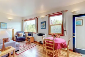 Image of Tasteful Arcata Cottage