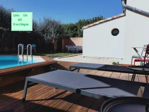 Image of Air-conditioned villa with garden and pool near Avignon