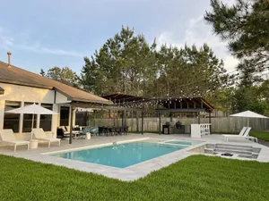 Image of AMAZING 4 BR home w NEW pool & sunken fire pit!!!
