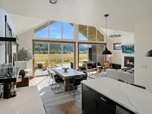 Image of 4 Bedroom Luxury Home with Detached Mother-in-Law Studio in Suncadia