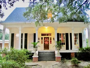 Image of Victorian Manor in the Heart of Cajun Country.  20 min North of Lafayette