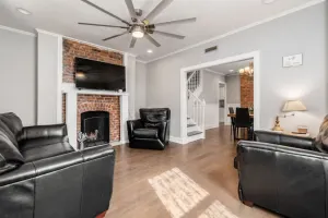 Image of Modern Spacious Condo on Gay St