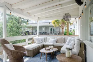 Image of Upper level duplex packed with style and charm!