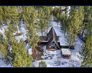 Image of Cozy cabin style house\/Hot Tub\/Free Wi-Fi\/Pets are welcome\/RV Hookup