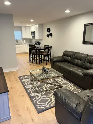 Image of Elegant 2 Bedroom Apartment Home