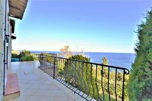 Image of South facing villa in Théoule sur Mer between Cannes and St Raphaël