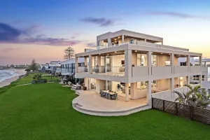 Image of Royal Retreat Luxury Beachfront View