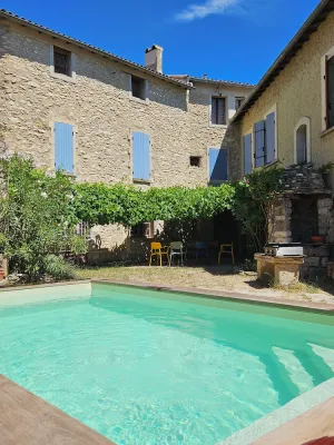 Image of Village house, swimming pool, enclosed garden, quiet and Luberon