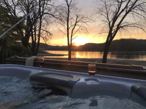 Image of Quietwater Cottage-On Water\/Nature\/Birds\/Canoe\/Hike\/Relaxing\/ Hot Tub, Peaceful!