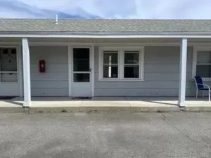 Image of Cozy condo with pool access, 1\/2 mile from beach