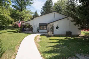 Image of Pet Friendly, Hot Tub, renovated, Walk to downtown