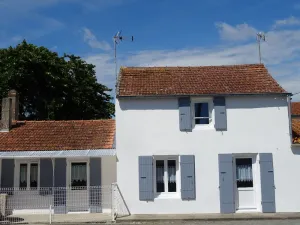 Image of Charming house for 8 to 9 people le chateau d'oléron with WIFI .