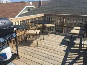Image of Quaint Little Cottage with Deck