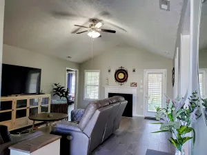 Image of \"Carolina Mar\" Cheerful & lovely home🌼