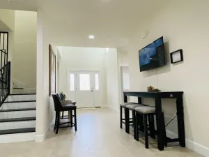 Image of Brand new built 2022, 15 mins to Disneyland