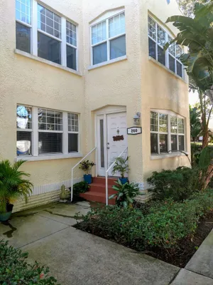 Image of Historic Old Northeast Poinciana townhome.  Beautifully updated, unfurnished!