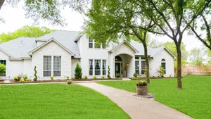 Image of MODERN LUXURIOUS HOUSE\/ POOL, JACUZZI AND LARGE PATIO