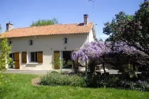Image of COUNTRY HOME TO RECHARGE YOUR BATTERIES