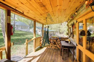 Image of 9 Mi to Creeper Trail: Woodsy Abingdon Cabin