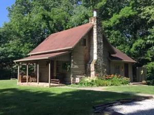 Image of Pet friendly, secluded, hot tub, close to Nashville!