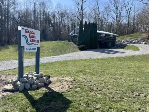 Image of Cozy country retreat with hot tub — also accepting short term rentals