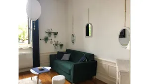 Image of Bed & Bulles
