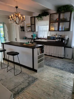 Image of Connie's Cottage- \"The Hemingway\" -  Vintage Chic