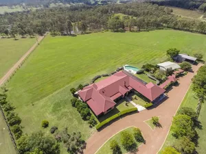 Image of The Ballabourneen Estate - Grand Hunter Valley estate - 6 bedrooms, infinity pool and open fireplace