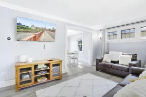 Image of Relaxing 4-bedroom With A Nice Deck & Grill — Close to U of M