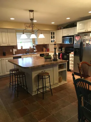Image of Small Town Charm—Comfy and Spacious home for your get away!