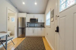 Image of Sparkling Guesthouse in Ironbound, mins 2 NYC, EWR
