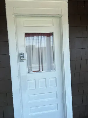 Image of Unit# 1 Apartment, 2 Bedrooms,one bathroom 5 minutes from Niagara Falls