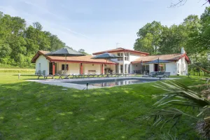 Image of Magnificient 4* villa in the countryside.