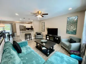 Image of Saratoga Stunning Family Retreat ❘ 4BDR 2BTH