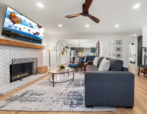 Image of ValleyVibe: Modern Comfort in North Valley - an Irvie Home
