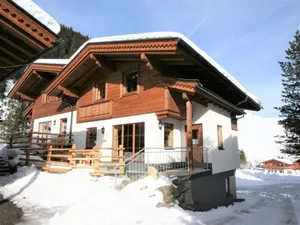 Image of Cosy apartment in villa for 9 people with WIFI, TV, terrace and parking