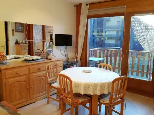 Image of Appartement rénové 3 pièces avec garage - La Joue du Loup - FR-1-504-158