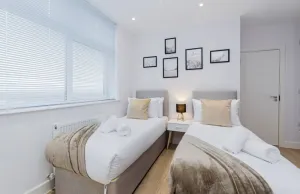 Image of Elegant Central★Private Parking★Leisure★Contractor