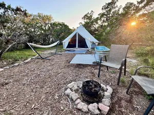 Image of Luxurious Canyon Lake glamping with hot tub + pool