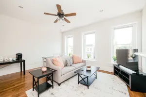 Image of Bright & Cozy Downtown Apartment - Free Parking - Dogs Welcome - Fast Wi-Fi