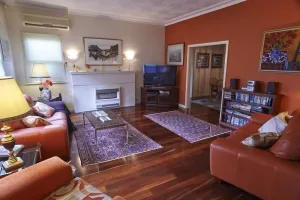 Image of Large 4 bedroom house  perfect for larger groups of family and friends.