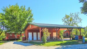 Image of Whispering Pines Group cabin rental near Meramec River