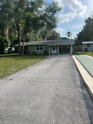 Image of Cute, clean home on big private lot in Inverness FL.