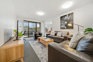 Image of 2-Bed with Pool, BBQ, Tennis Court & Parking