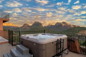 Image of Zen Retreat, Amazing Views, Minutes to Attractions