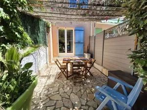 Image of T2 duplex in secure residence, private parking, swimming pool, air conditioning, internet